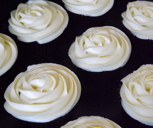 Champagne & Amaretto Cupcakes