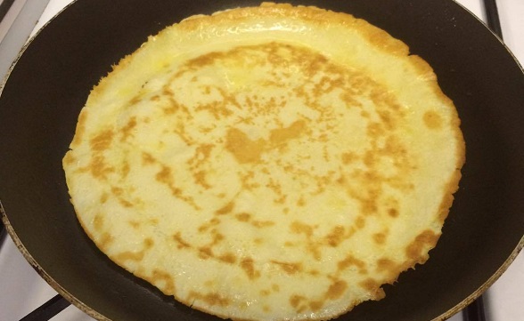 Easy Pancake Recipe (UK) | By Sarah Sibley